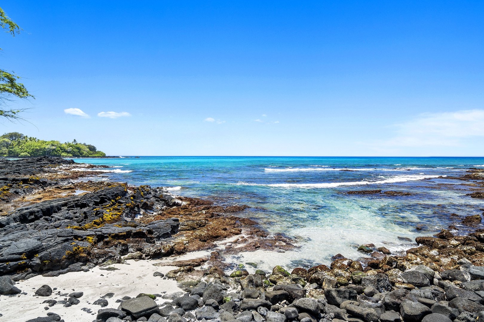 Kailua Kona Vacation Rentals, Kona's Shangri La - Lymans is a well known and popular surf spot for those ocean enthusiasts out there!