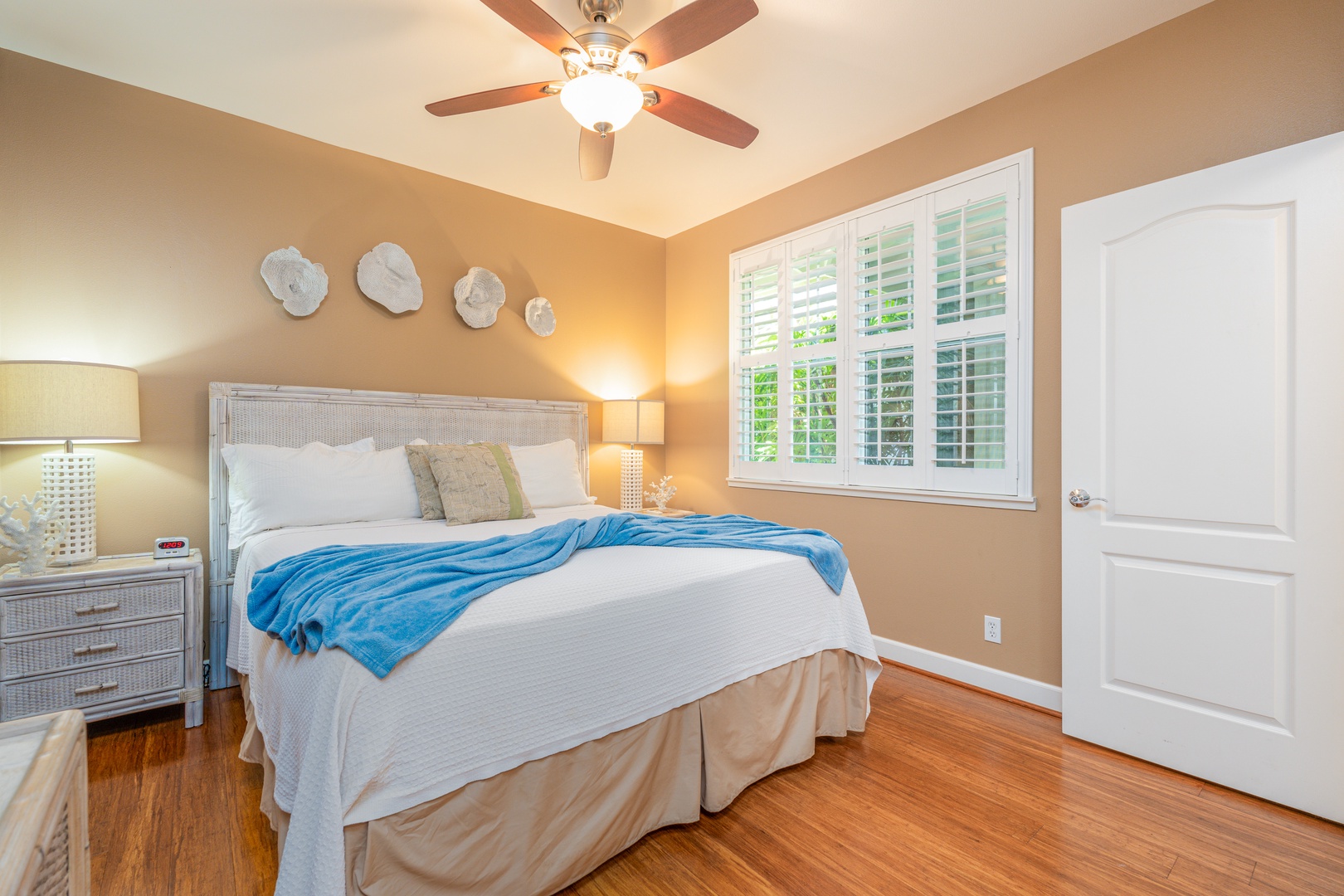 Kapolei Vacation Rentals, Ko Olina Kai 1081C - The downstairs guest bedroom with scenery.