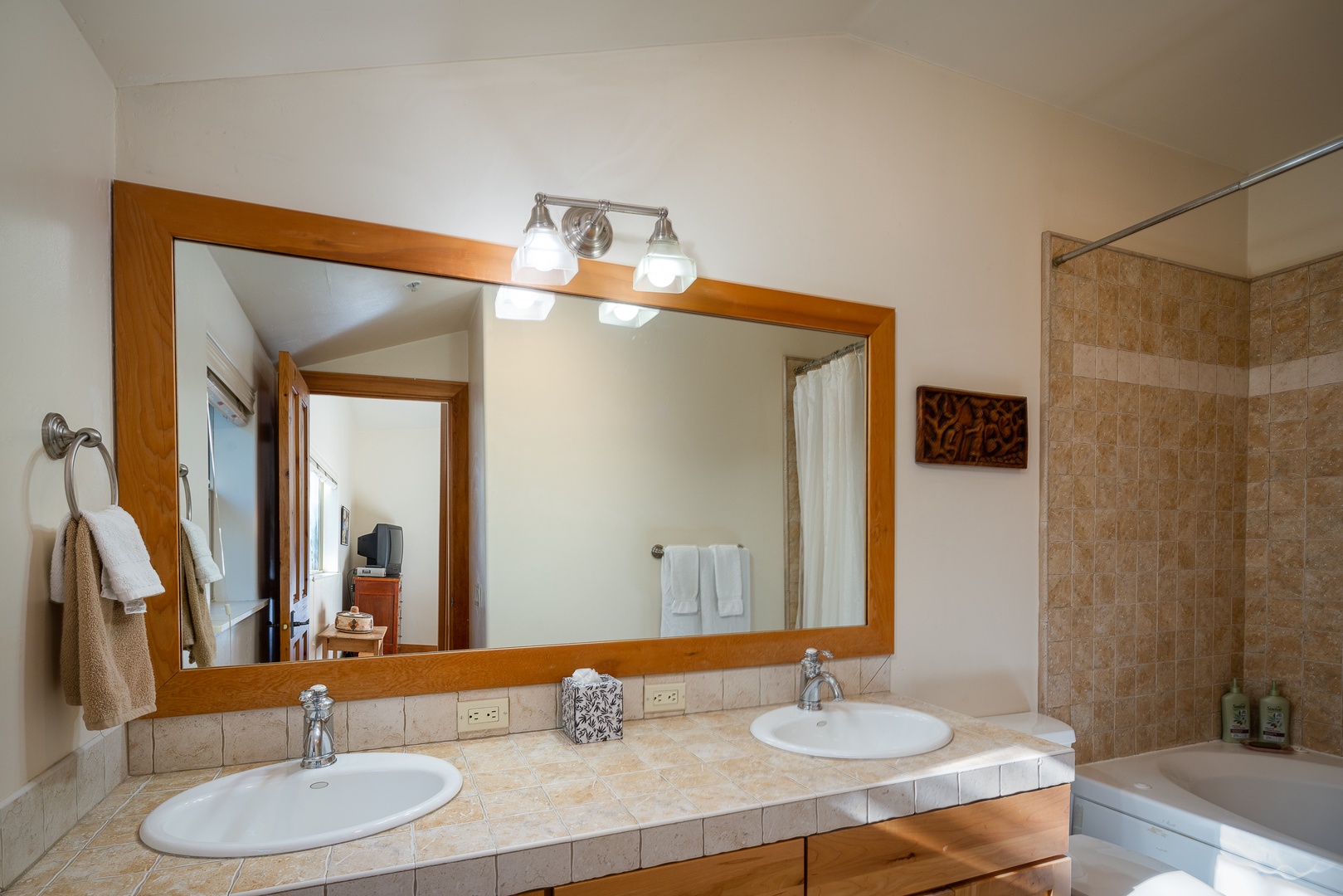 Ketchum Vacation Rentals, Bridgepoint Charm - The Primary Bedroom ensuite boasts a dual vanity