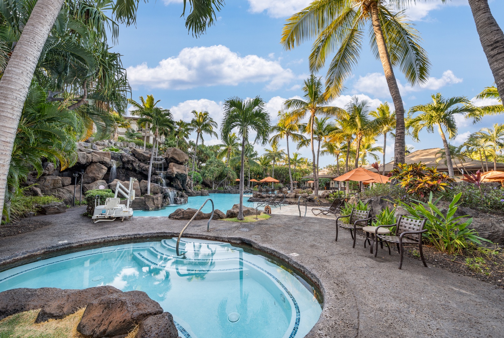 Wailea Vacation Rentals, Wailea Luxury Residence Hoolei 93-3 - Enjoy the tropical pool and hot tub at Wailea Hoolei Resort, surrounded by lush palms and serenity.