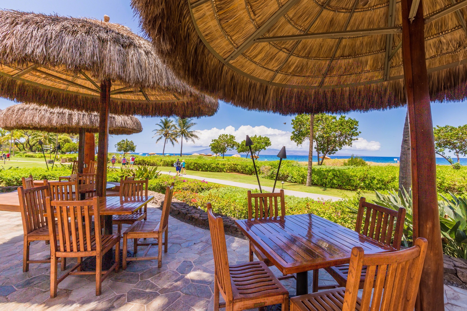 Lahaina Vacation Rentals, Honua Kai Hokulani 214 - Dine outdoors at Duke’s near Hokulani 214.