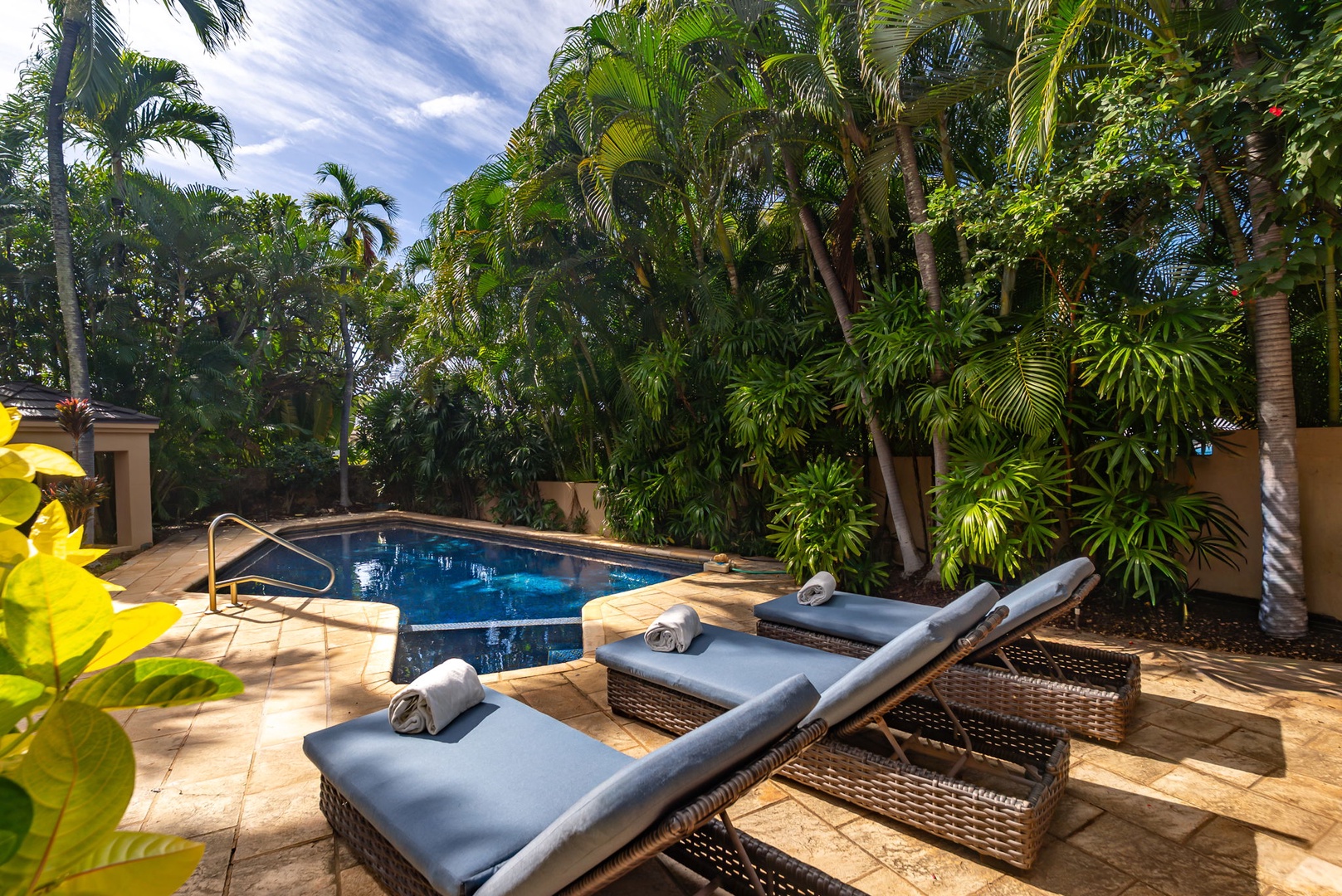 Honolulu Vacation Rentals, Diamond Head Luxe - Unwind on plush loungers beside your private pool, surrounded by swaying palms and tropical gardens in this peaceful oasis.
