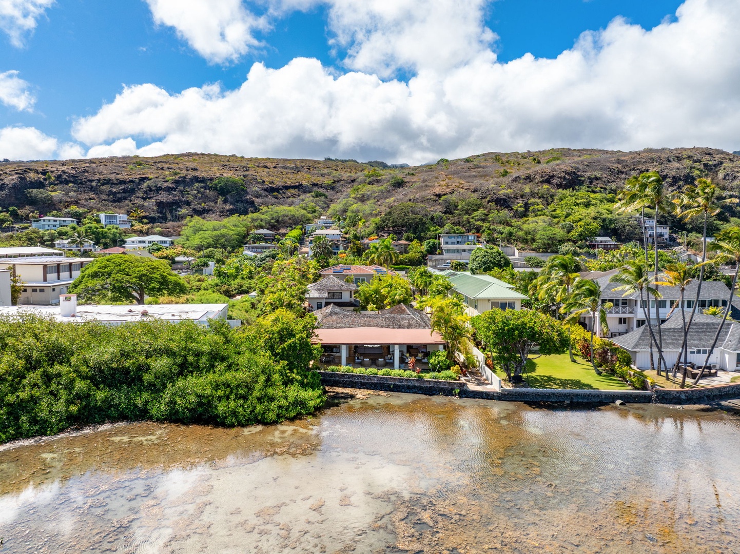 Honolulu Vacation Rentals, The Lagoon House 3BR - Waterfront homes set along calm bay waters, backed by nature views.