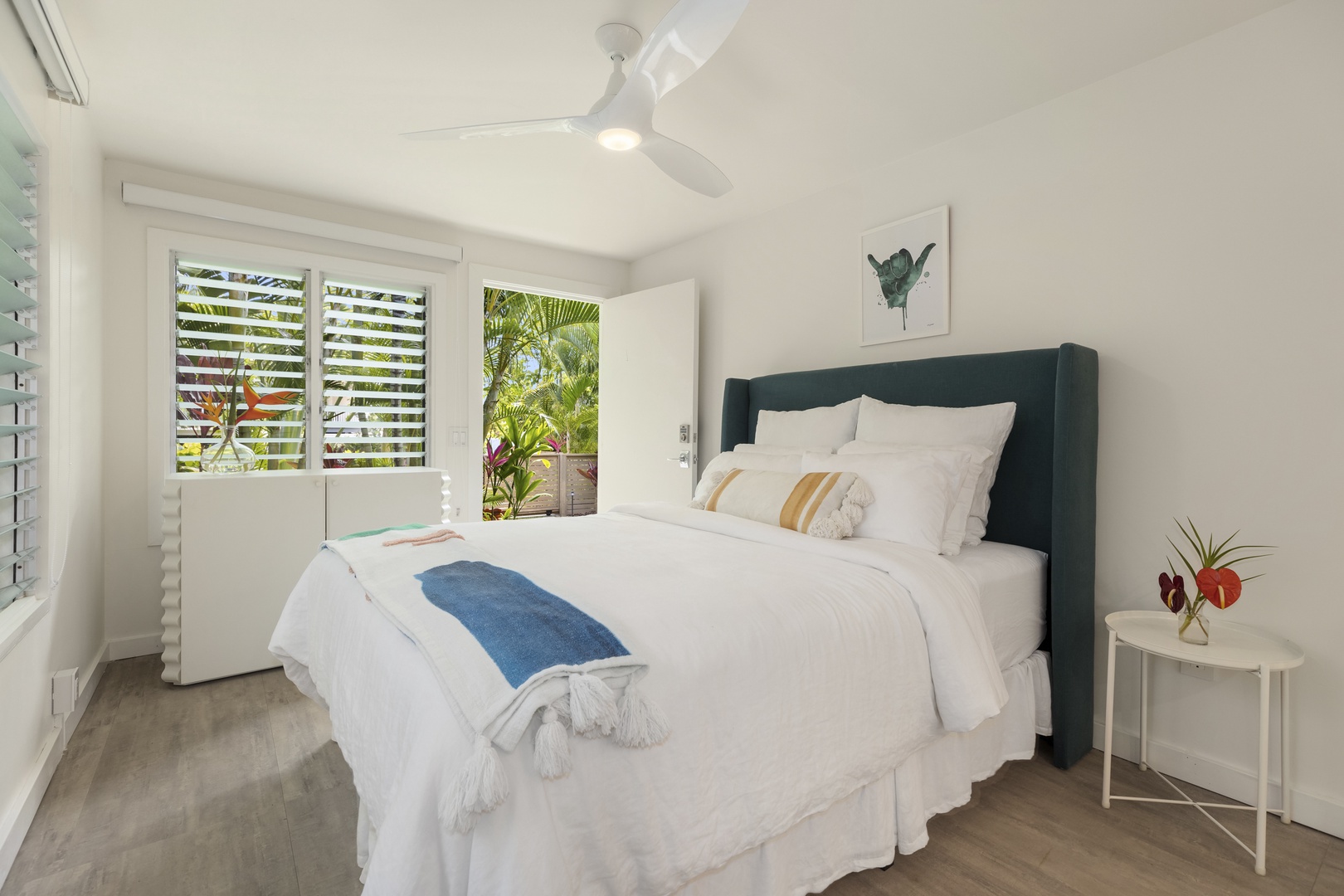 Kailua Vacation Rentals, Lanikai Hideaway - Guest bedroom with direct access to patio