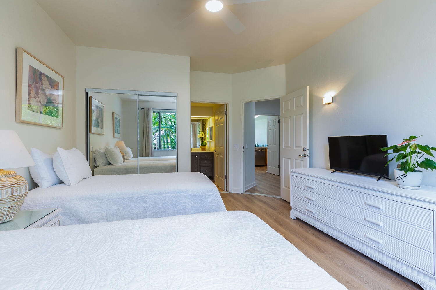 Princeville Vacation Rentals, Emmalani Court 414 - 2 twin-size beds make this bedroom perfect for the kids