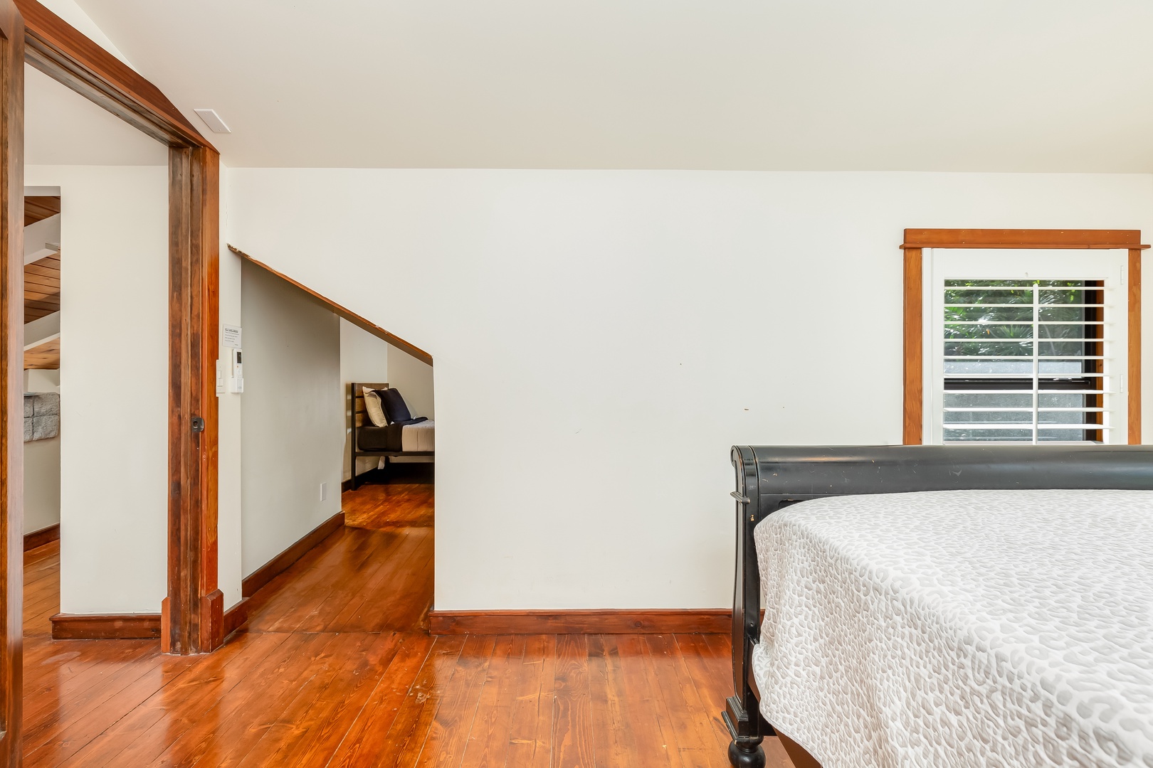 Haleiwa Vacation Rentals, Mele Makana - Guest bedroom 4 is connected to guest bedroom 5