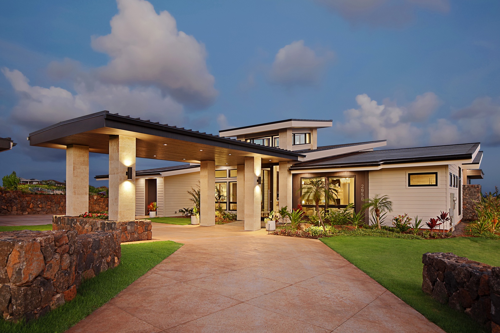 Koloa Vacation Rentals, Hale Mahina Hou - Where first impressions are made and memories begin in your entryway.