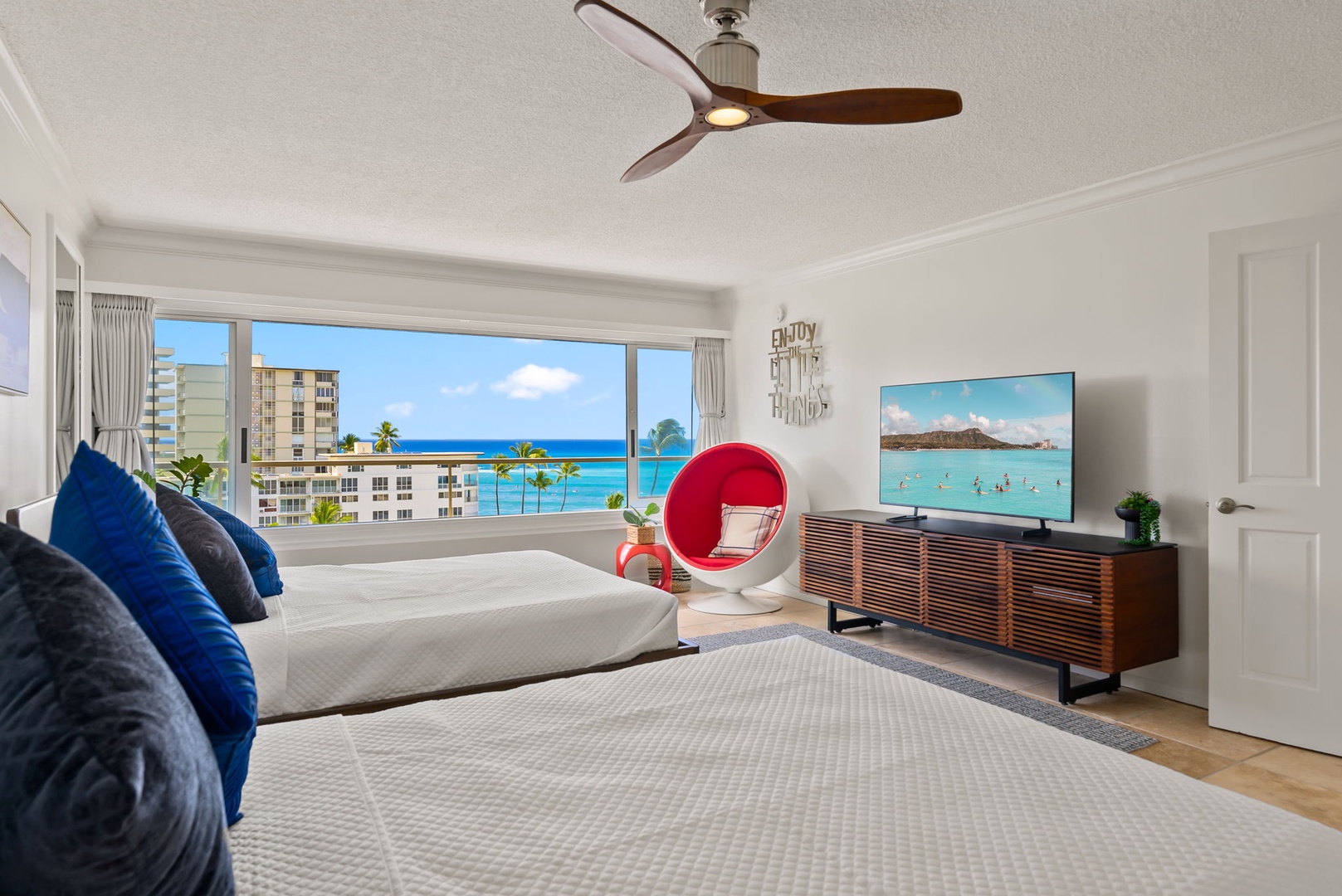 Honolulu Vacation Rentals, Colony Surf Getaway - Guest bedroom with ocean views—bright, clean, and perfect for recharging.