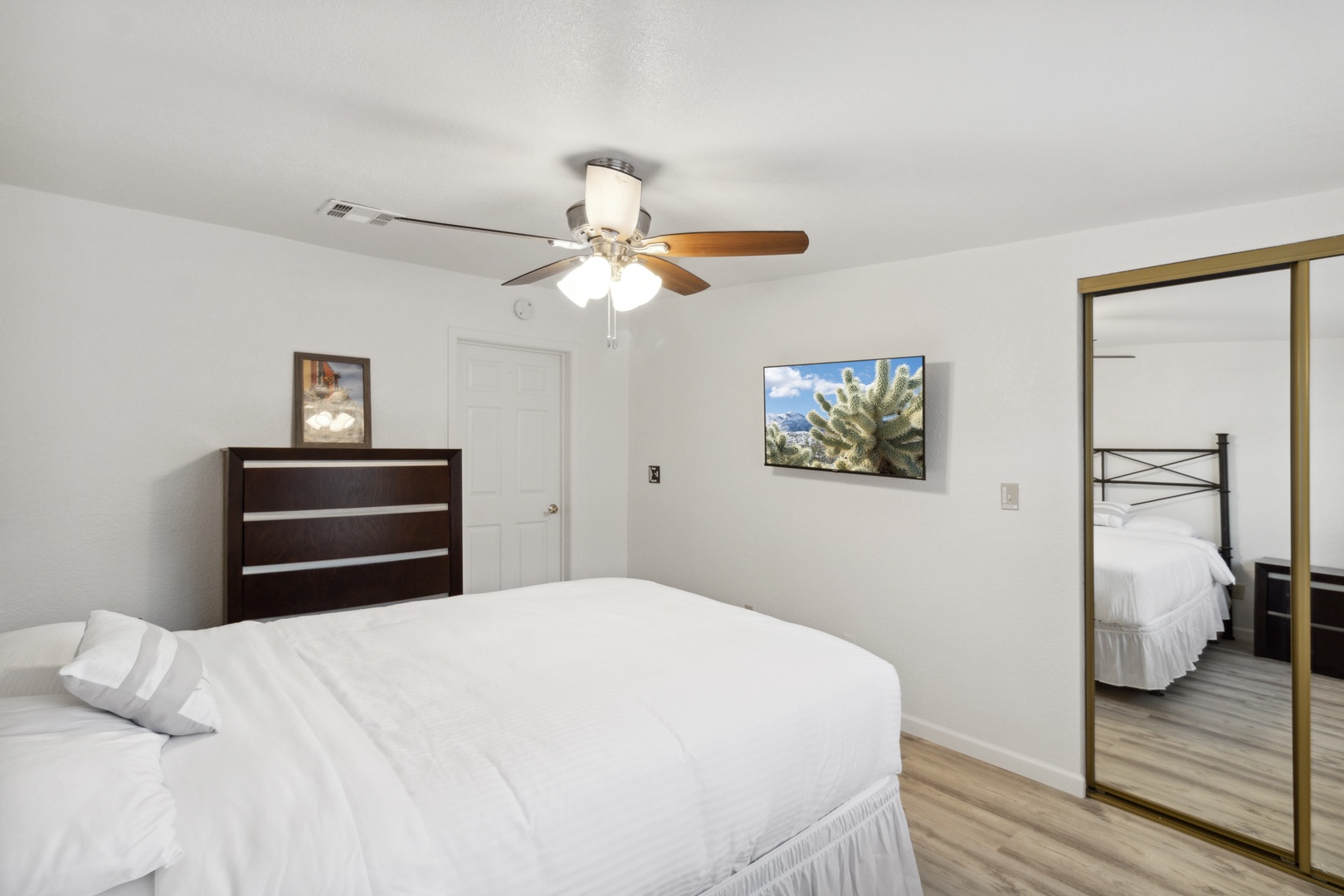 Scottsdale Vacation Rentals, OFB Thunderbird Retreat - Bedroom with King bed