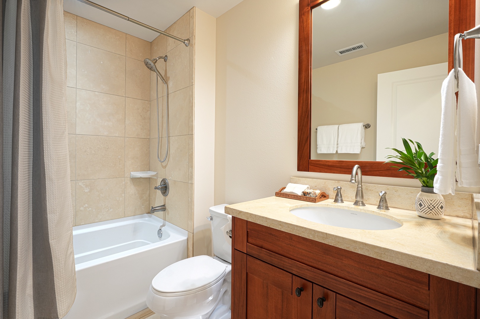 Koloa Vacation Rentals, Pili Mai 14K - Pamper yourself in the luxurious bathroom.