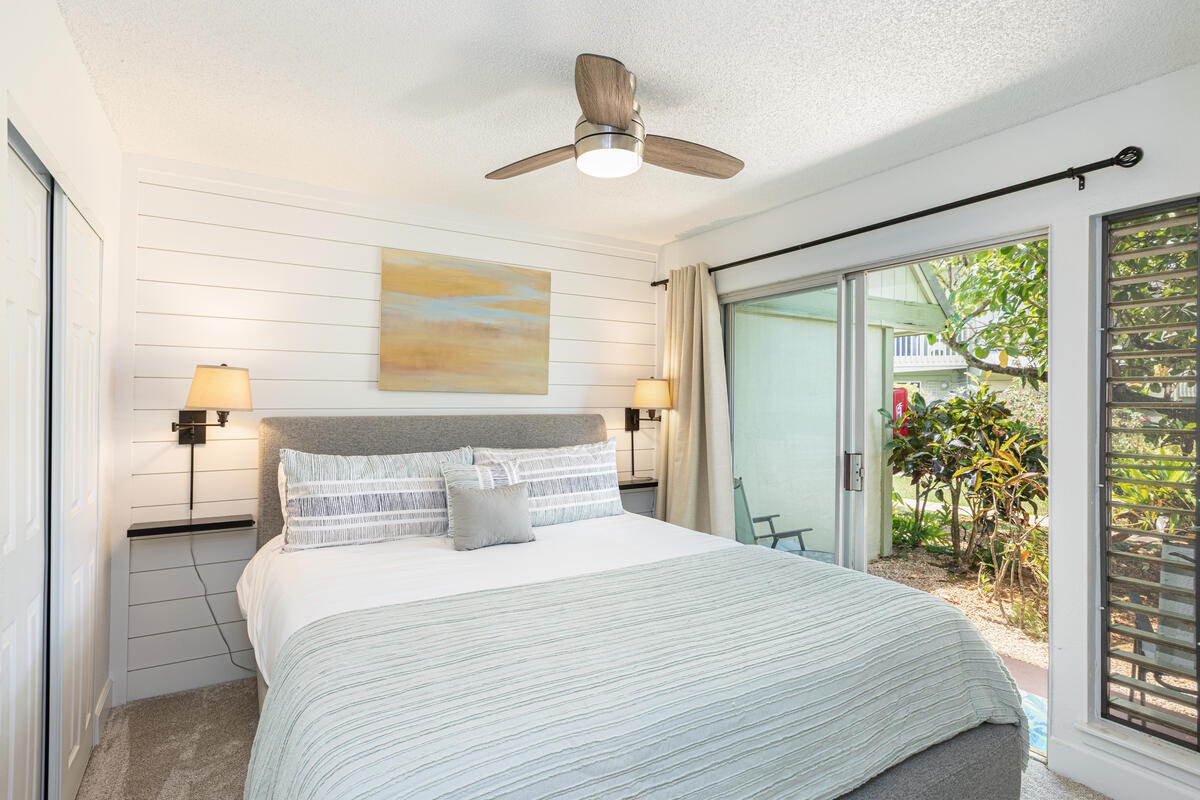 Princeville Vacation Rentals, Hale Hana Mana’o - Wake up to tropical views and gentle breezes in the tranquil downstairs primary suite.