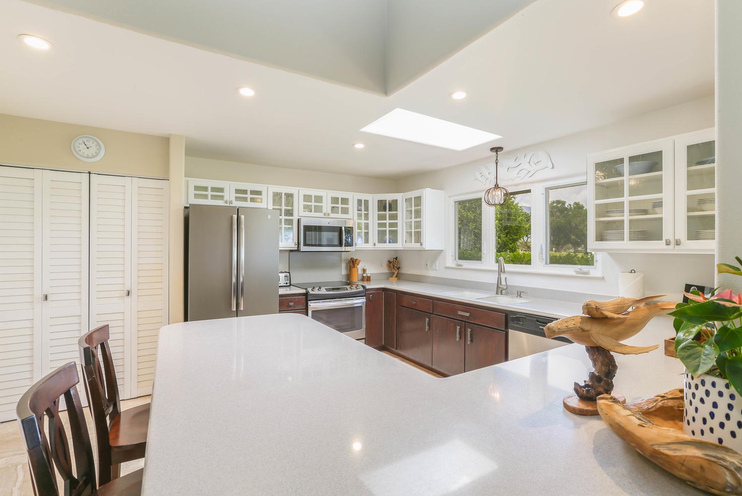 Princeville Vacation Rentals, Half Moon Hana - Spacious and modern kitchen