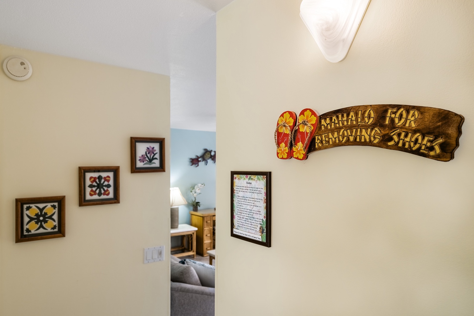 Kailua Kona Vacation Rentals, Kona Makai 3102 - Foyer leading into the unit