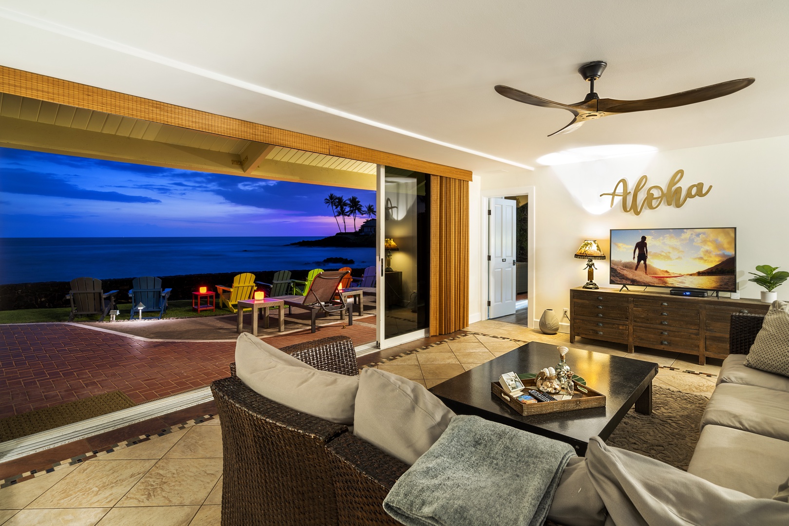 Kailua Kona Vacation Rentals, Hale Pua - Access from the living room to the yard and pool area
