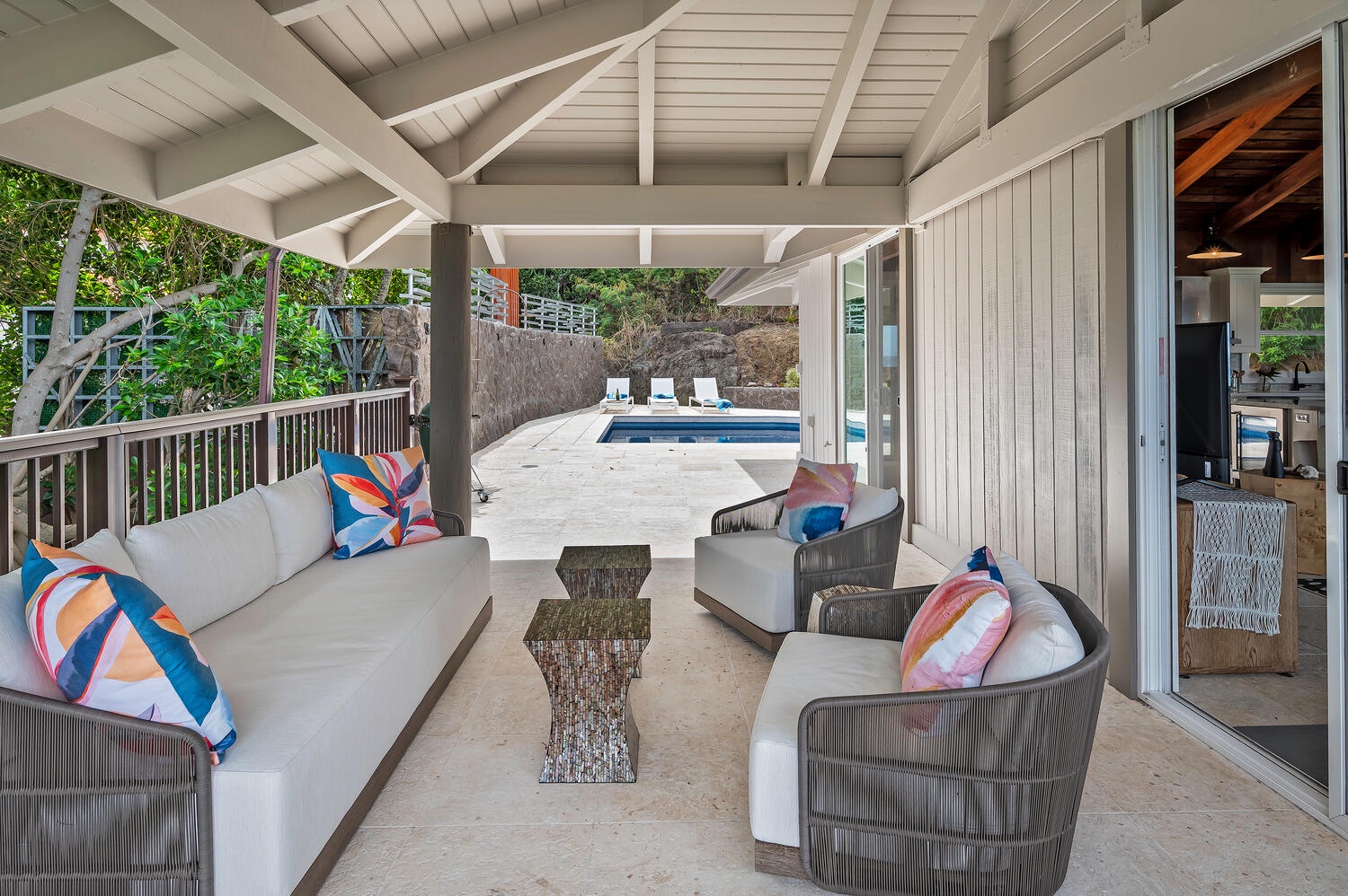 Kailua Vacation Rentals, Hale Lani - Enjoy the shade and island breezes on the lanai