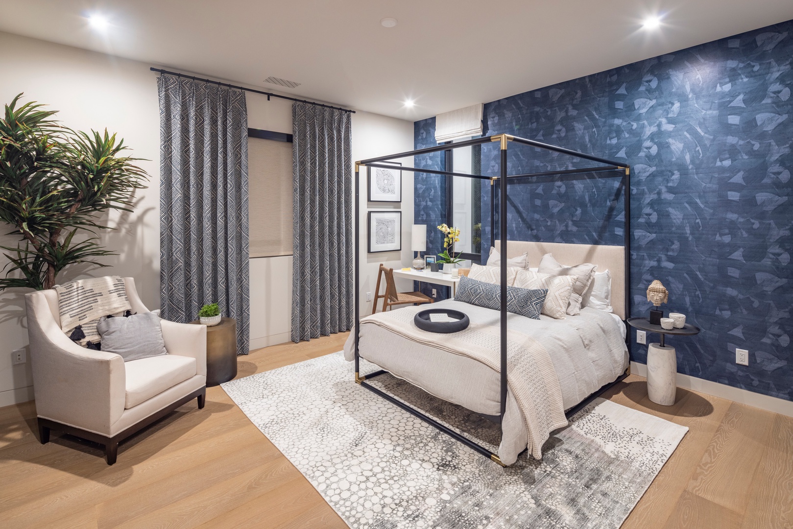 Honolulu Vacation Rentals, Diamond Head Grand Escape - A sophisticated guest suite featuring a four-poster bed and rich finishes for a touch of luxury.