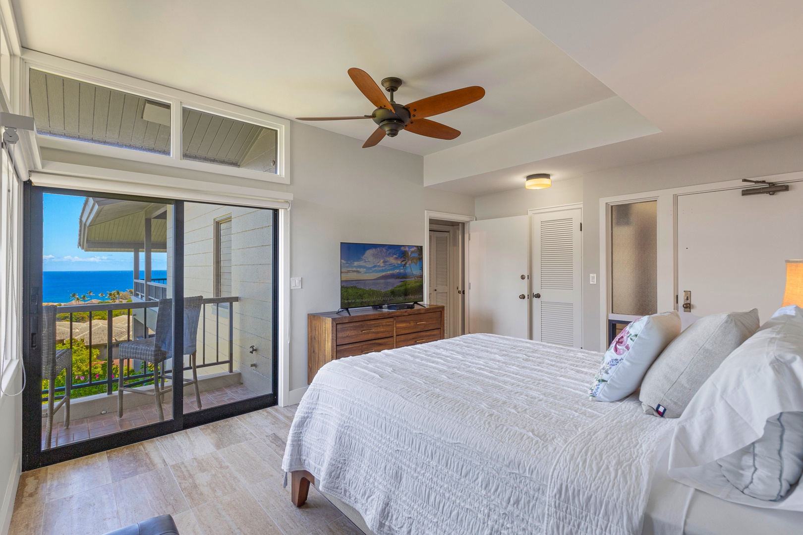 Lahaina Vacation Rentals, Kapalua Ridge 1622 - This master suite includes a spacious walk-in closet, providing plenty of storage for your stay