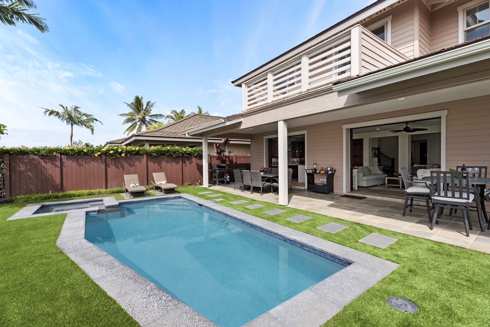 Kailua Kona Vacation Rentals, Holua Moana Hale - Enjoy a saltwater pool, perfect for laps or lounging.