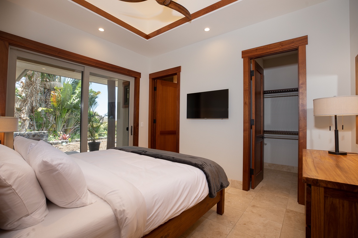 Kailua Kona Vacation Rentals, Hale La'i - Third Bedroom with queen bed