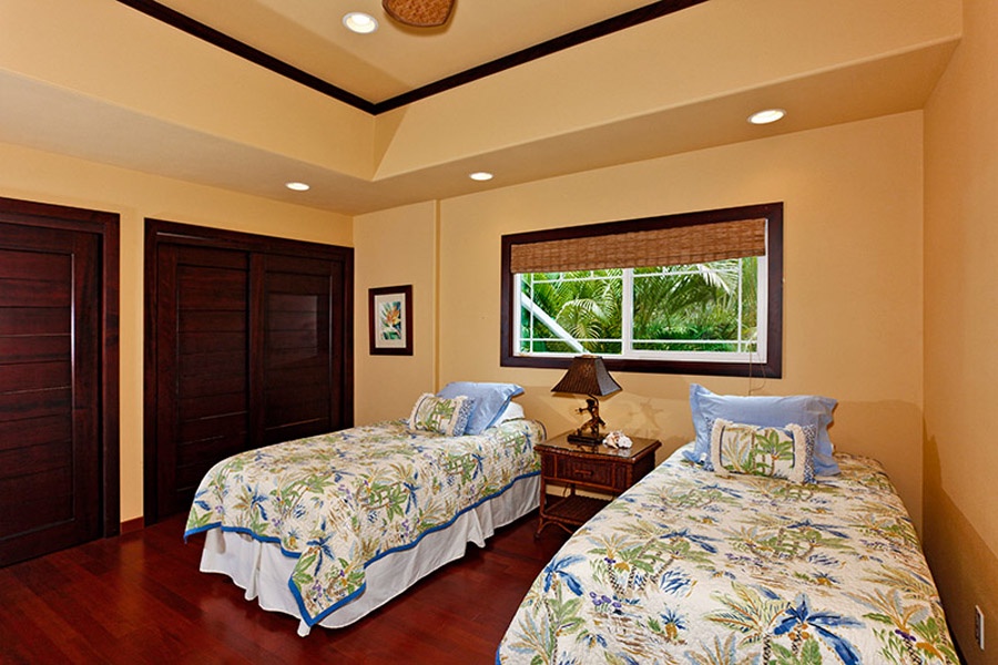 Waianae Vacation Rentals, Makaha Hale - Guest twin bedroom one.