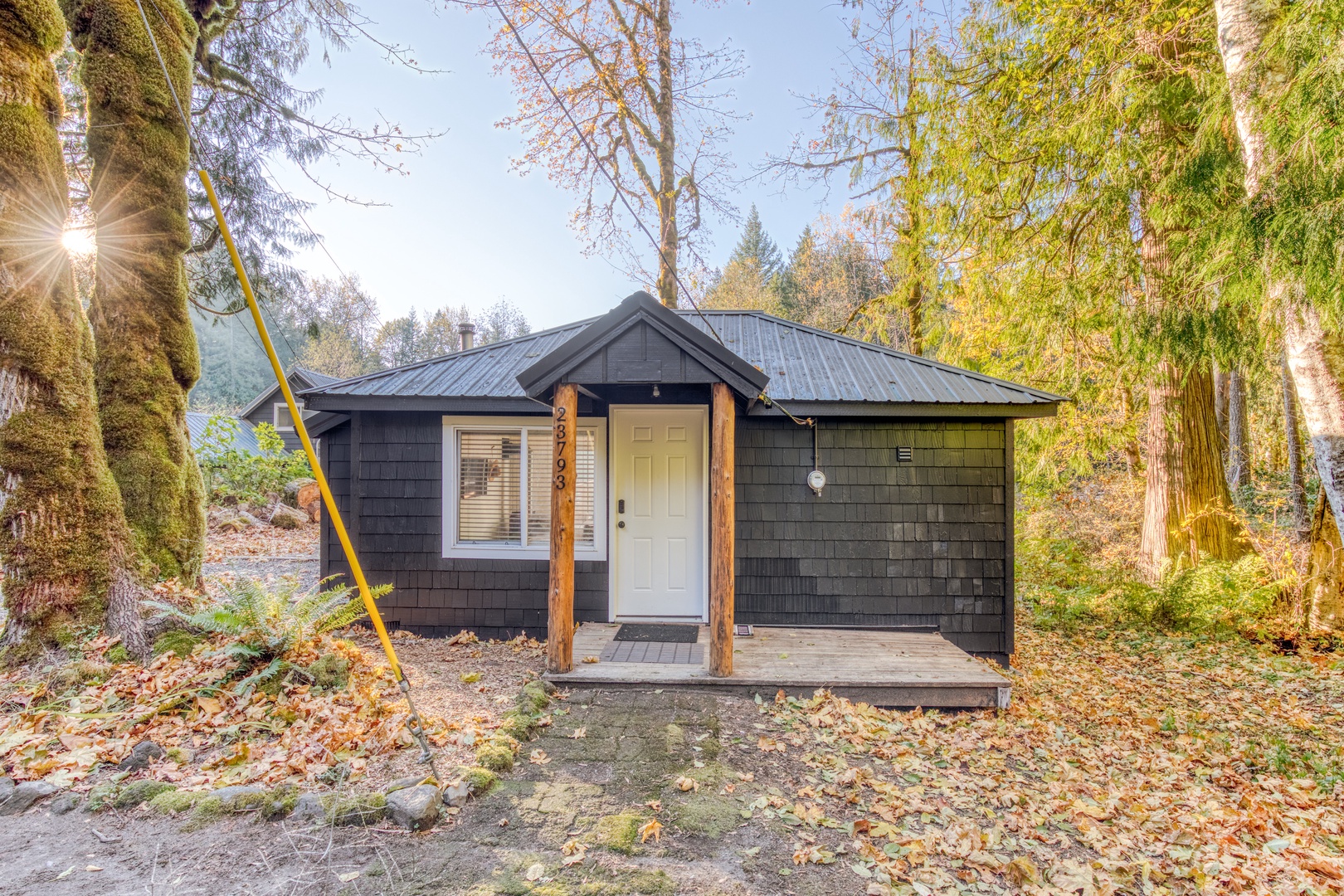 Rhododendron Vacation Rentals, Riverbend Cabin #1 - Surroundings