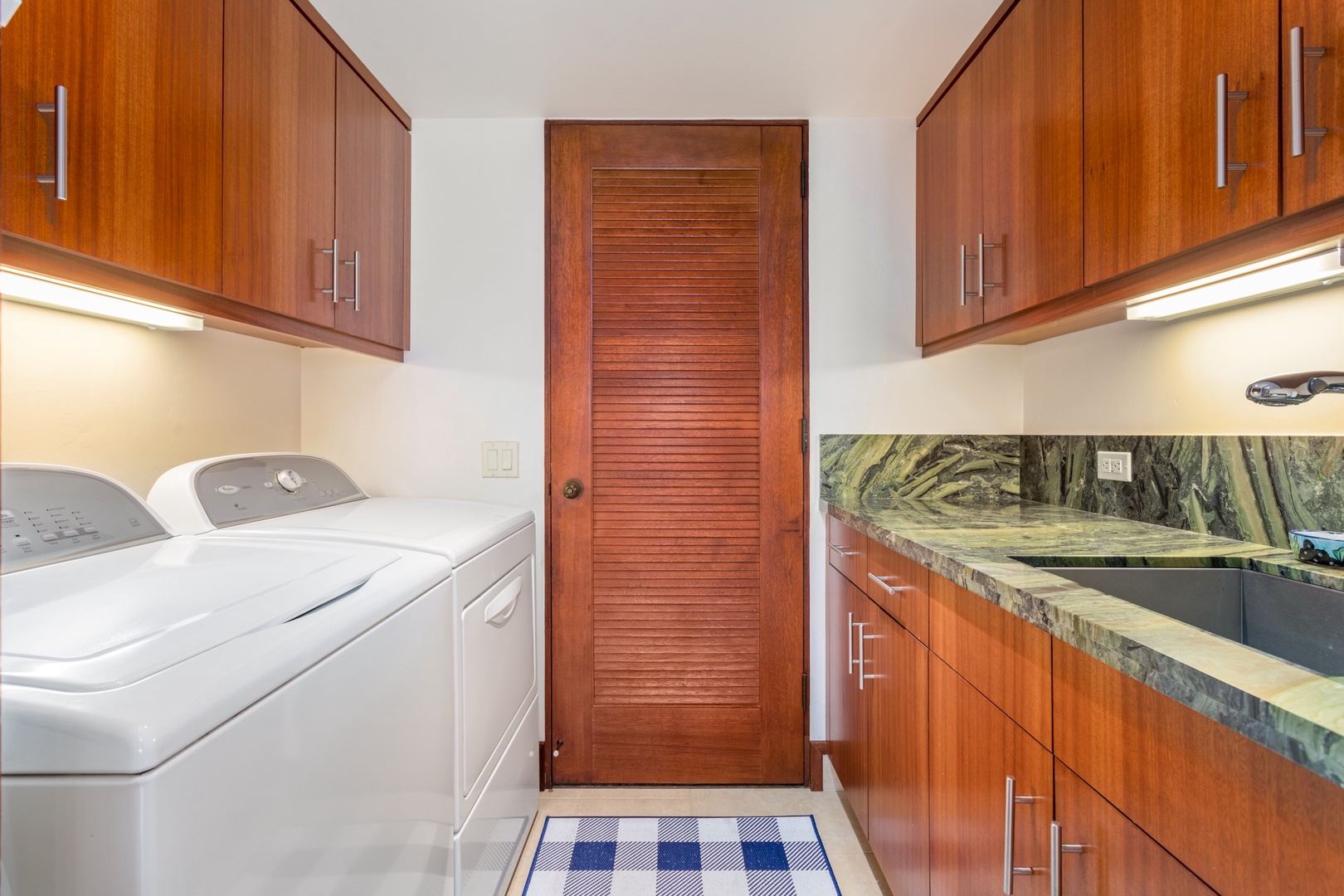 Kamuela Vacation Rentals, OFB 3BD Villas (39) at Mauna Kea Resort - Spacious and well-appointed laundry room.