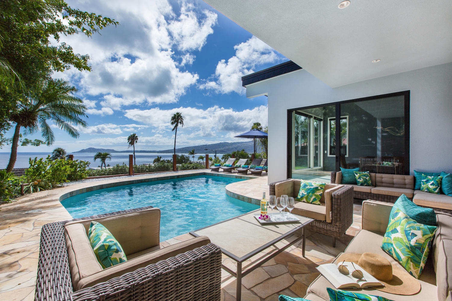 Honolulu Vacation Rentals, Aloha Nalu - Come relax poolside with breathtaking ocean and Diamond Head views!
