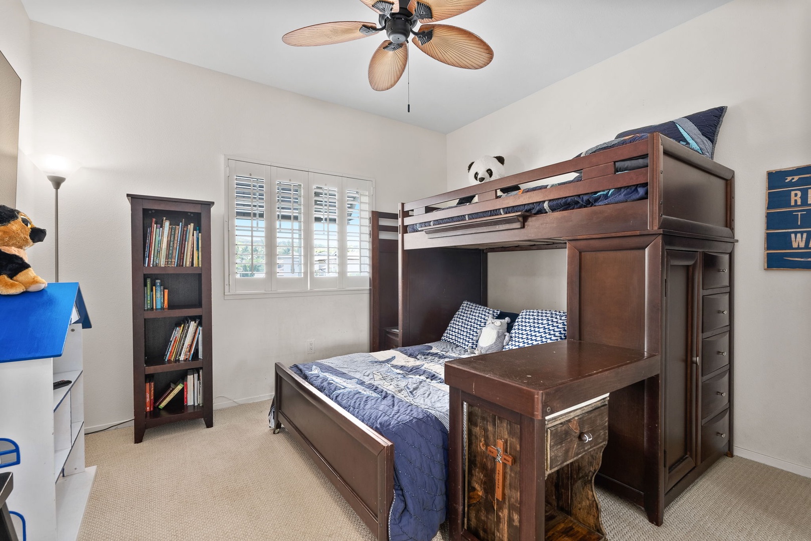 Kapolei Vacation Rentals, Coconut Plantation 1080-4 - A dedicated bunk room, tucked away so bedtime happens on its own schedule.