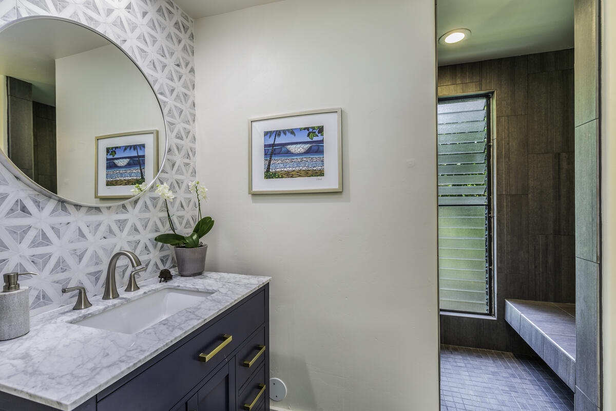 Princeville Vacation Rentals, Hale Kalani - Guest bathroom on the lower level