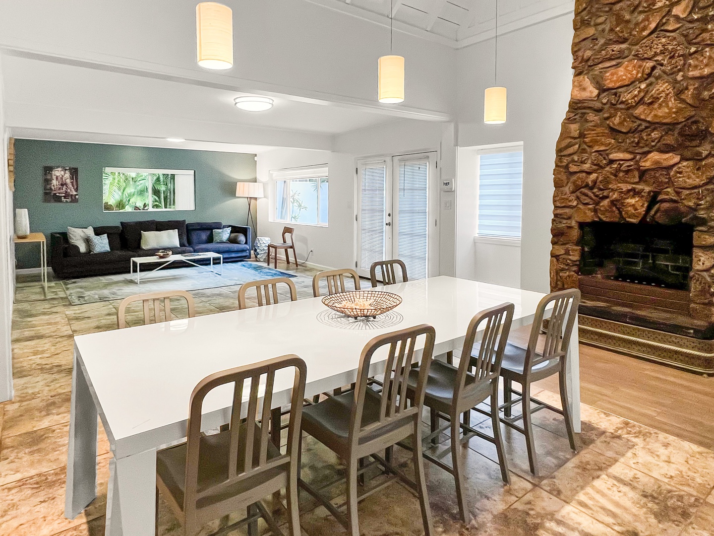 Honolulu Vacation Rentals, Ho'okipa Villa - Gather around the dining table for shared meals and great conversations.