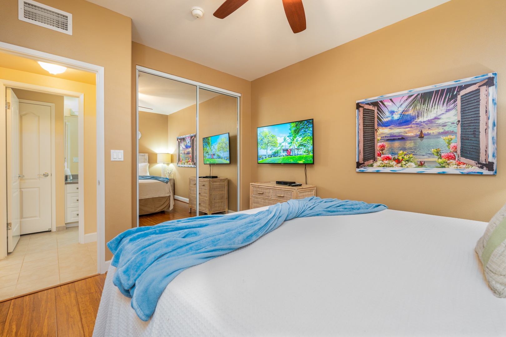 Kapolei Vacation Rentals, Ko Olina Kai 1081C - Catch your favorite shows an sleep in.