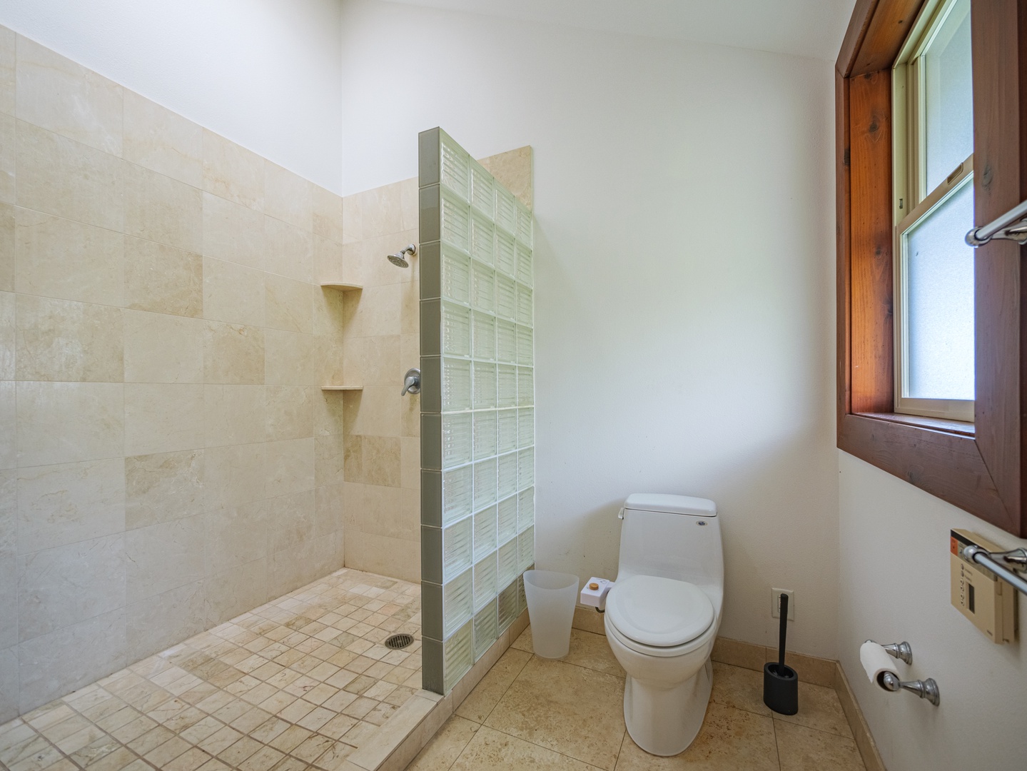 Waianae Vacation Rentals, Konishiki Beachhouse - Ensuite with a walk-in shower.