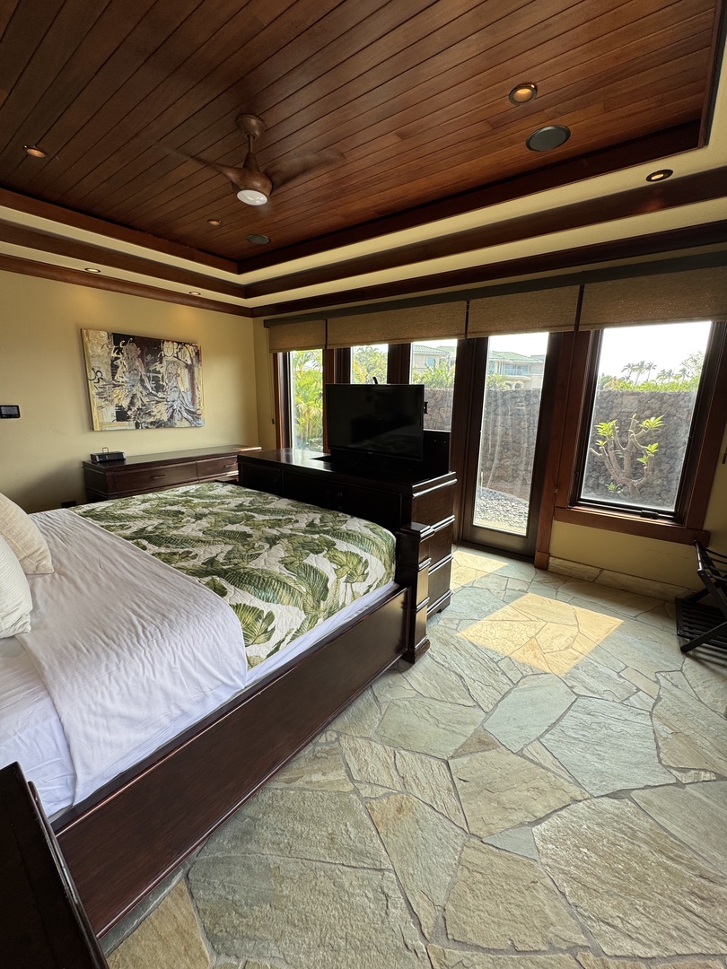 Kamuela Vacation Rentals, Hale Konane - Spacious suite with rich wood ceilings and floor-to-ceiling windows.