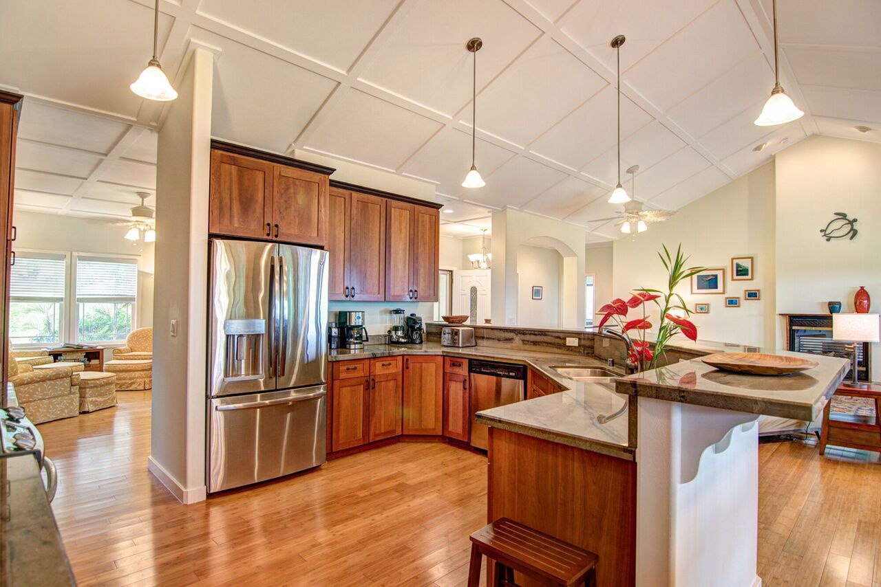 Honokaa Vacation Rentals, Hale Luana (Big Island) - Enjoy cooking the catch of the day in the lovely kitchen!