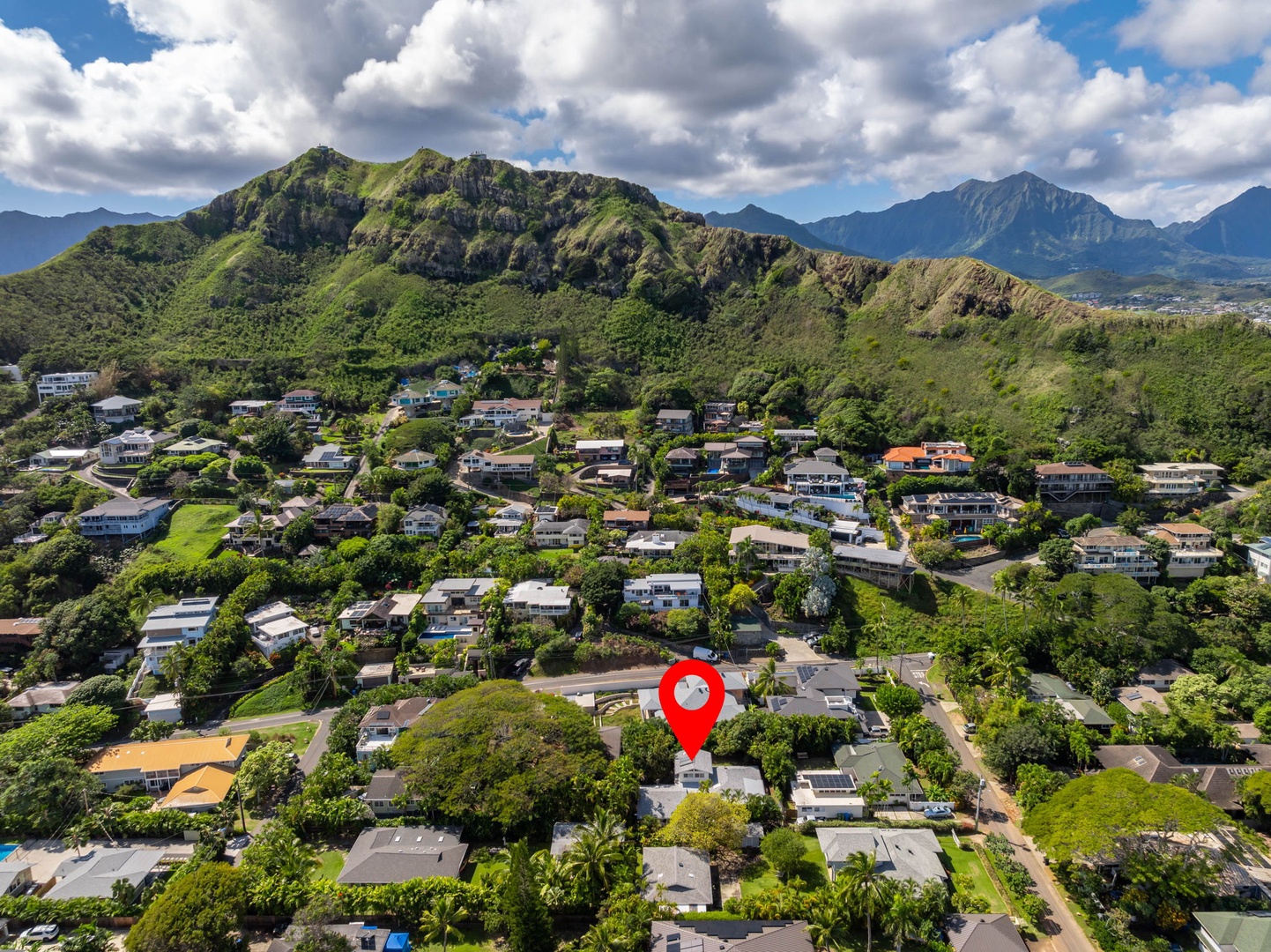 Kailua Vacation Rentals, Nohie Lanikai - Nestled in the heart of a lush neighborhood with stunning mountain views.