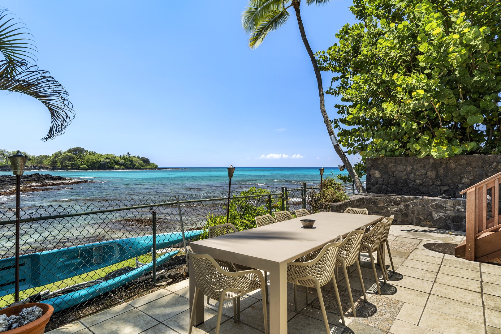 Kailua Kona Vacation Rentals, Kona's Shangri La - Seating for 10 at the waters edge!