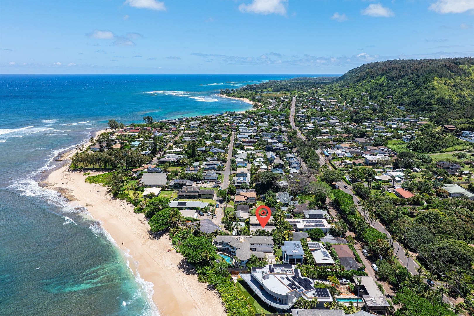Haleiwa Vacation Rentals, Sunset Beach Hideaway - Stay close to sandy beaches, surf spots, and the laid-back charm of Haleiwa.