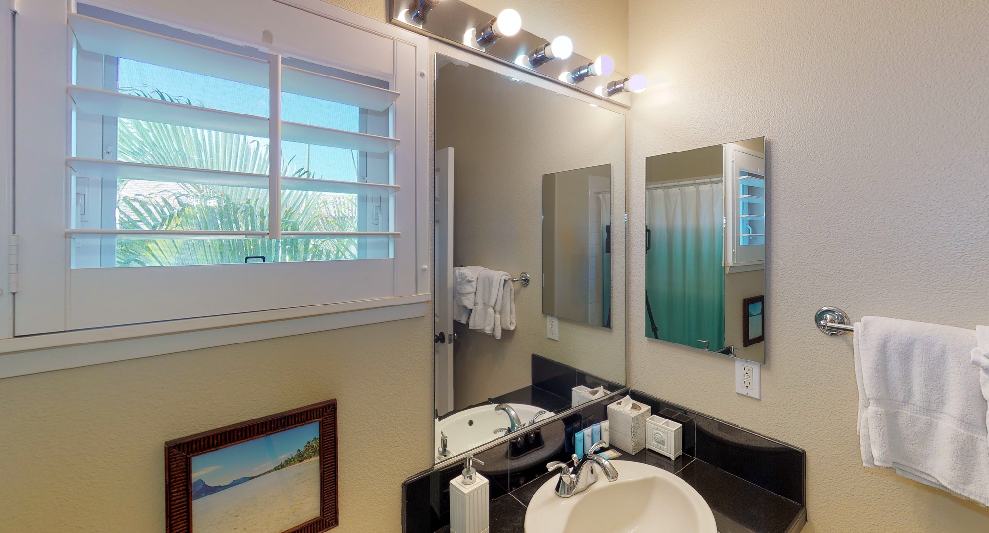 Kapolei Vacation Rentals, Coconut Plantation 1194-3 - The second guest bathroom.