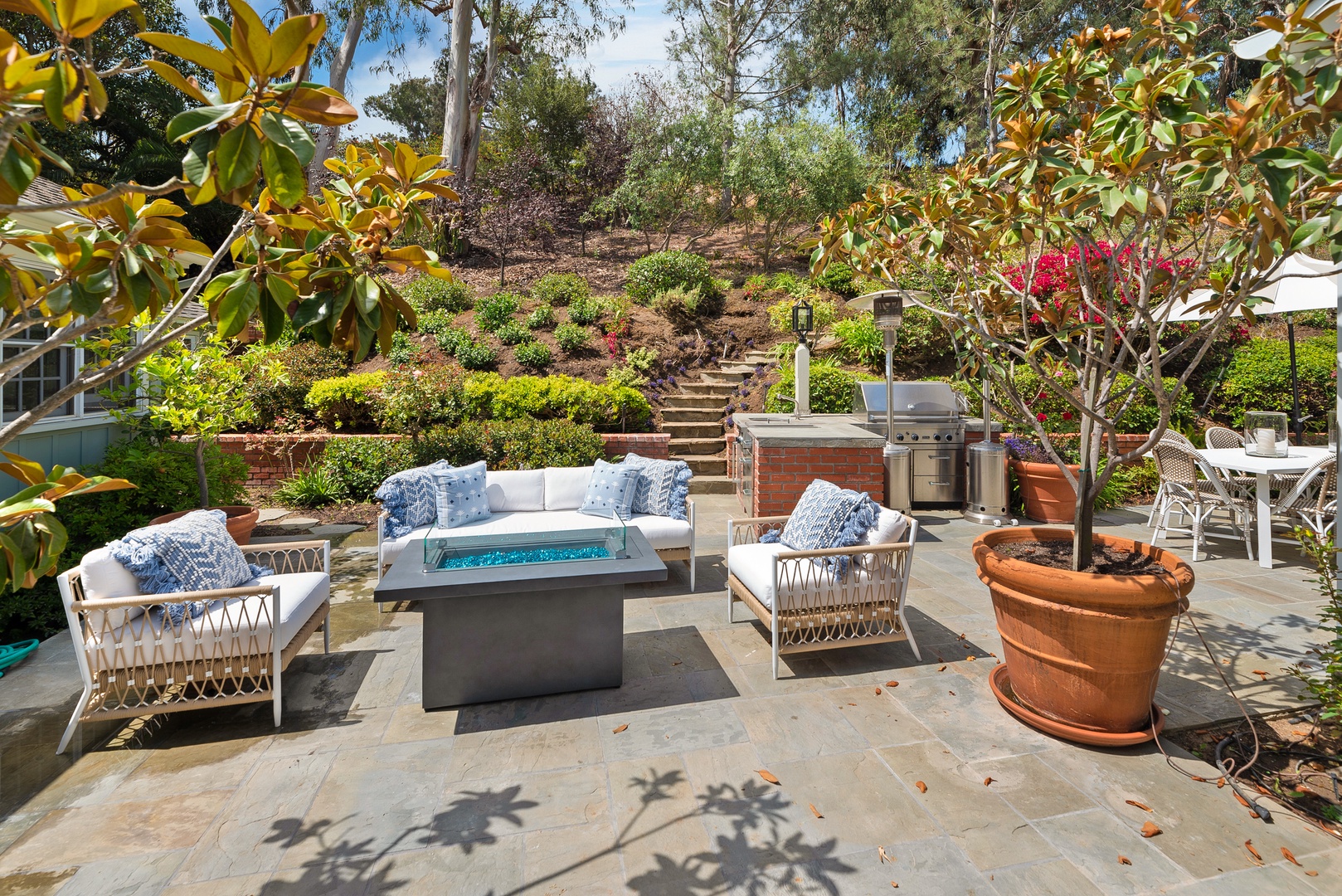 La Jolla Vacation Rentals, Roseland Retreat in La Jolla Shores - Outdoor firepit with comfortable lounge couch and chairs
