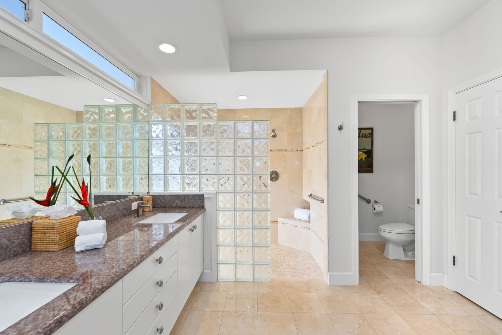 Kailua Vacation Rentals, Kailua Beach House - Clean lines and open layout make this bathroom both bright and functional.