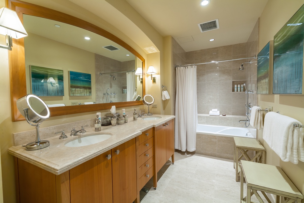 Wailea Vacation Rentals, Pacific Paradise Suite J505 at Wailea Beach Villas* - Third Queen Bedroom with an En-Suite Bath