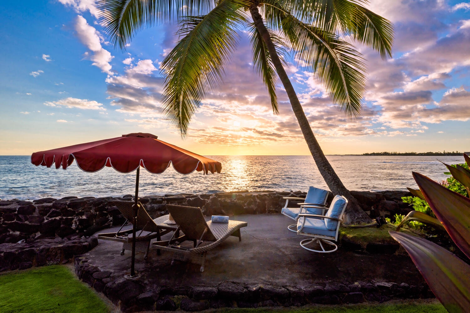 Kailua Kona Vacation Rentals, Honl's Beach Hale (Big Island) - Sunset seating on the oceanfront lawn, the perfect spot to sip a cocktail while waves crash just steps away.