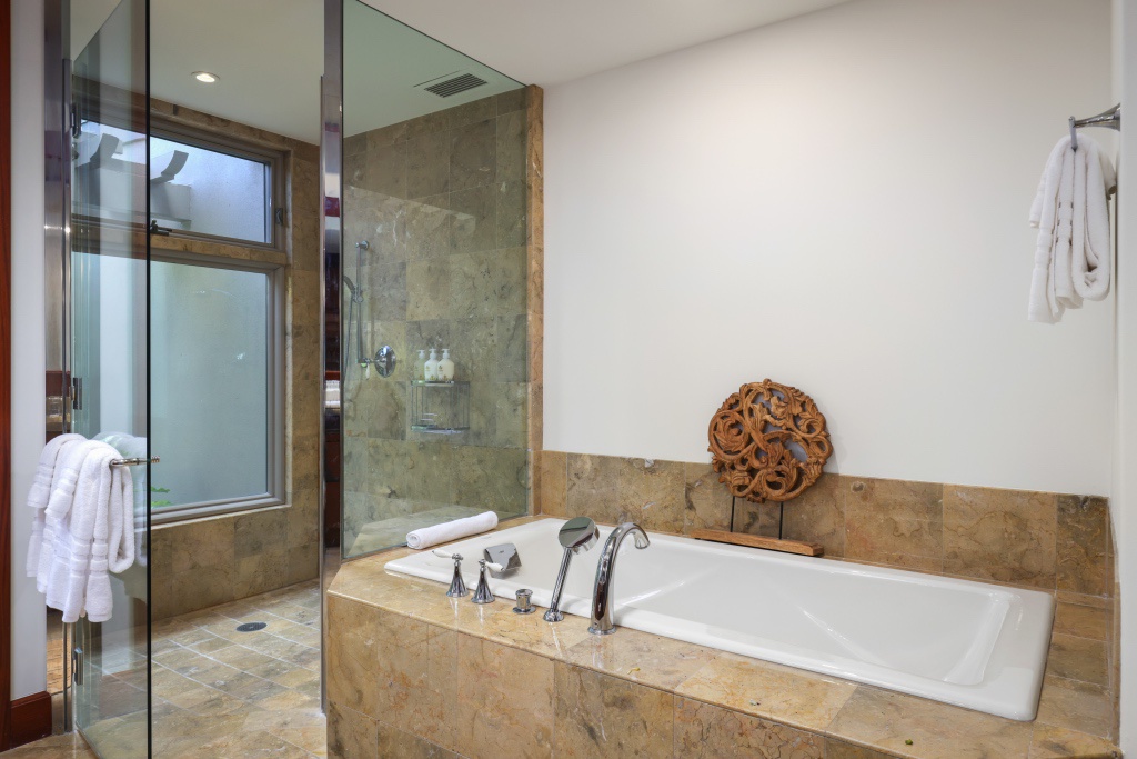 Kailua Kona Vacation Rentals, 3BD Ke Alaula Villa (217C) at Hualalai Resort - Relax in the luxury of soaker tub in primary ensuite.