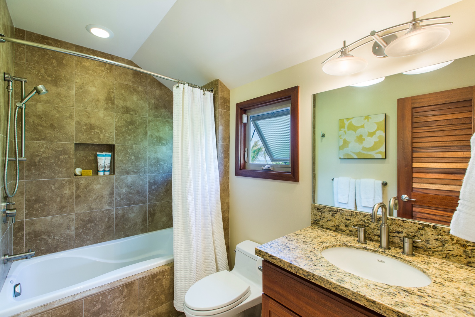 Honolulu Vacation Rentals, Kahala Mini Resort (5BR) - Suite 3's ensuite bath comes with its own leafy view through the window.