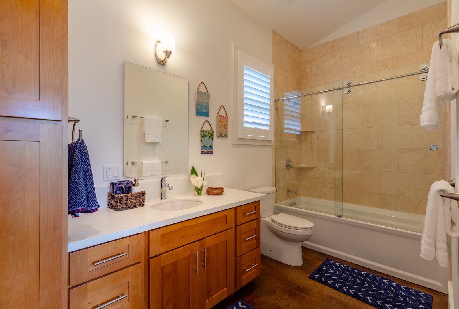 Kailua Vacation Rentals, Lanikai Breeze - Guest Bathroom