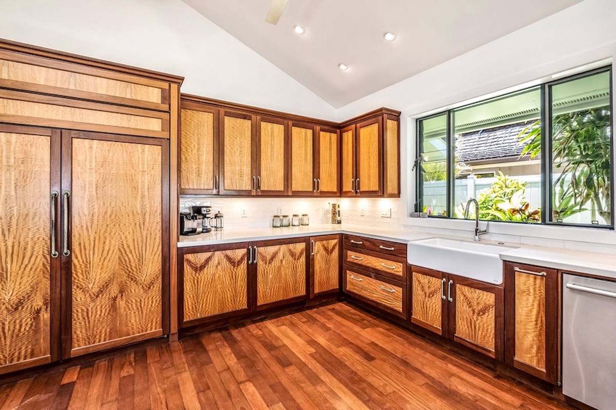 Kailua Vacation Rentals, Hale Ohana - There's a large basin sink with garden views.