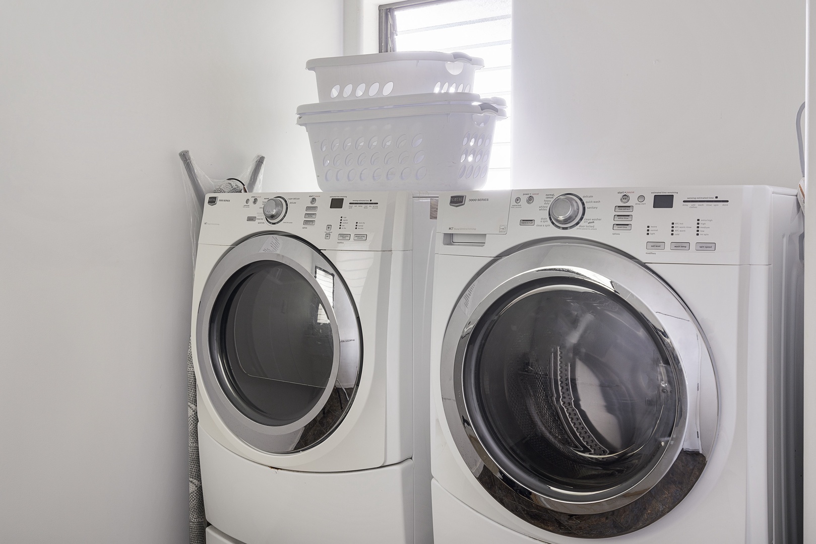 Kailua Kona Vacation Rentals, Ho'o Maluhia - Laundry area near the garage