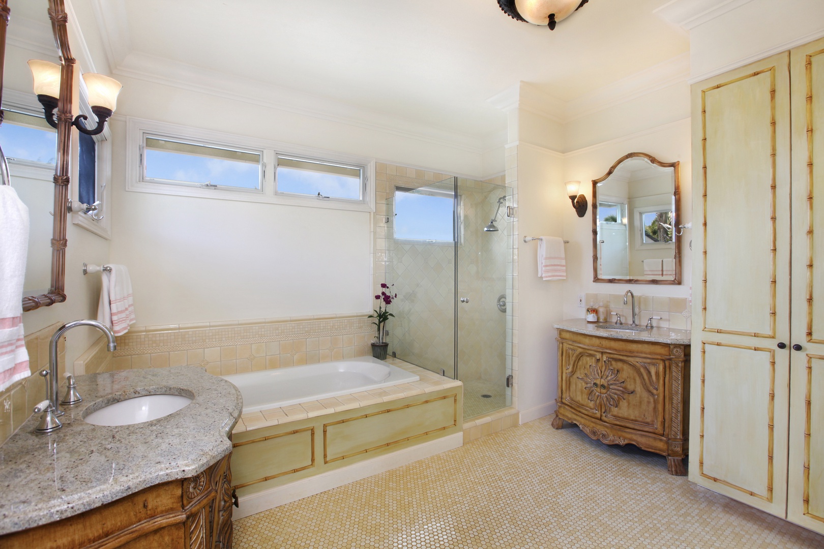 Koloa Vacation Rentals, Plantation Cottage at Poipu - Upstairs ensuite bathroom 2