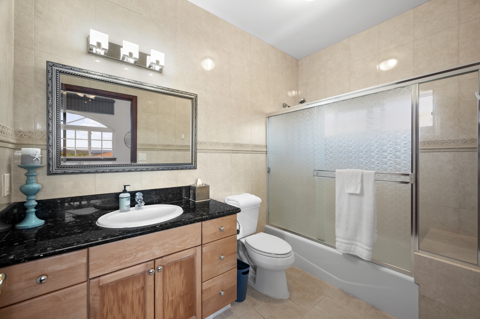 Honolulu Vacation Rentals, Lotus on a Hill* - Guest Bedroom 3 ensuite with single vanity and shower/tub combo