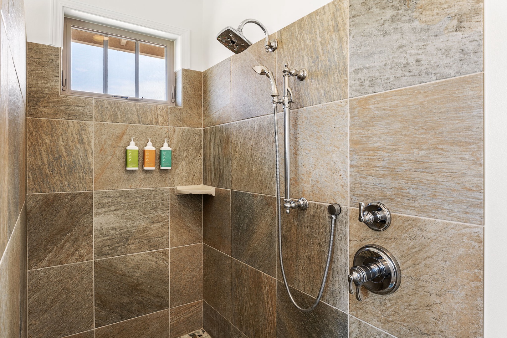 Kailua Kona Vacation Rentals, Holua Moana Hale - Walk-in shower with rainfall head for a spa-like experience.